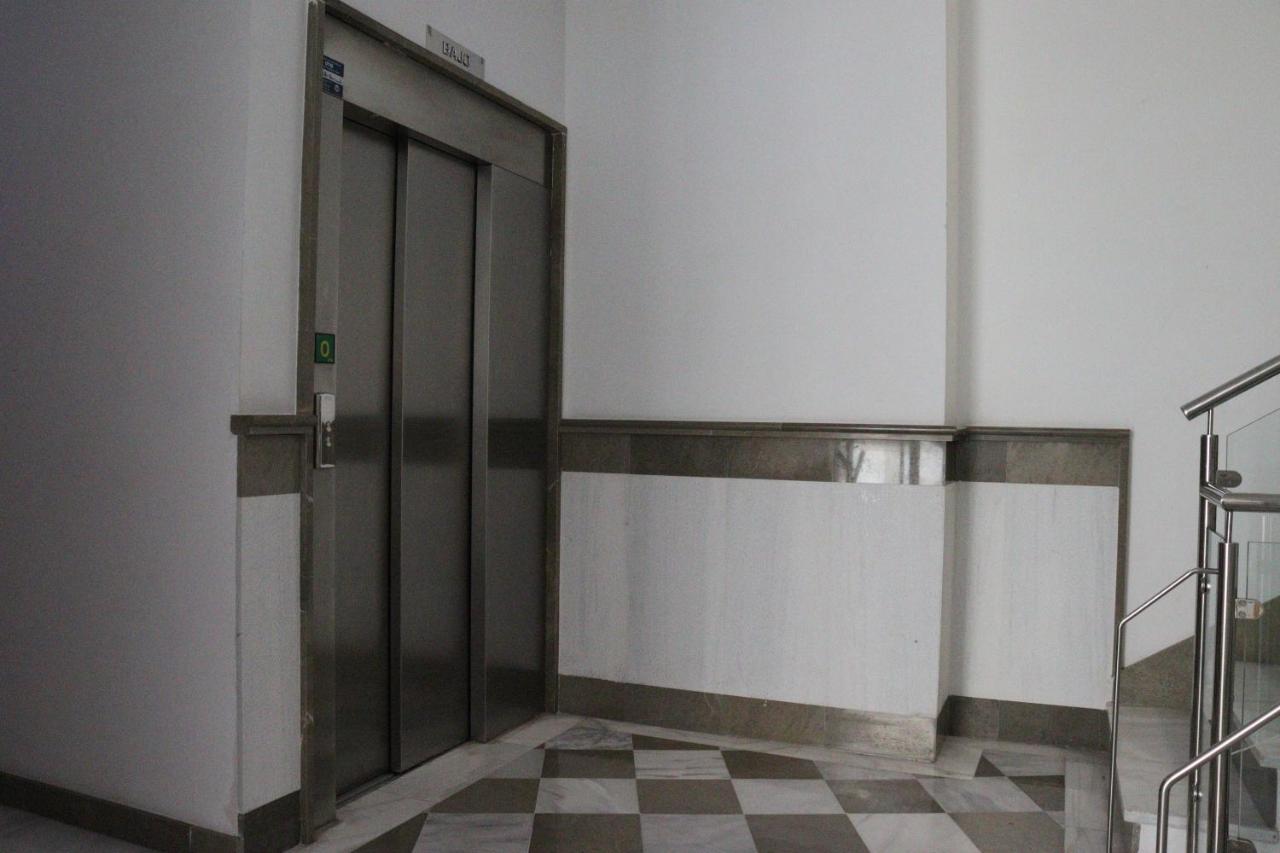 Céntrico piso para 4 al lado del Jardín Botánico Granada Exterior foto
